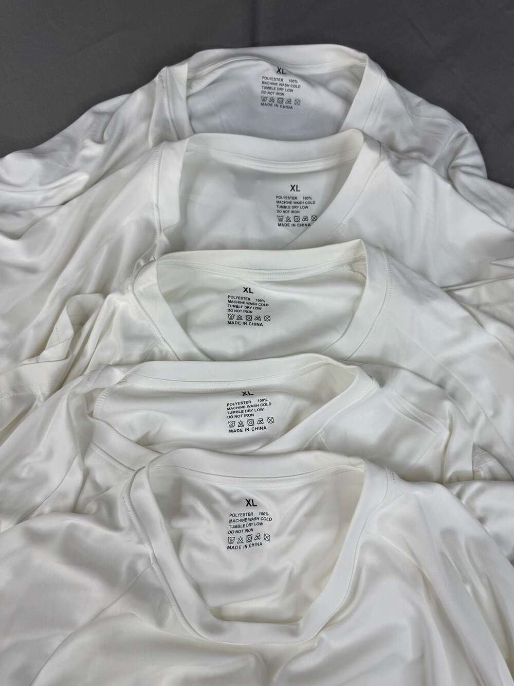 Unbranded White Long Sleeve T-Shirt Size XL Polyester Crew Neck Tee